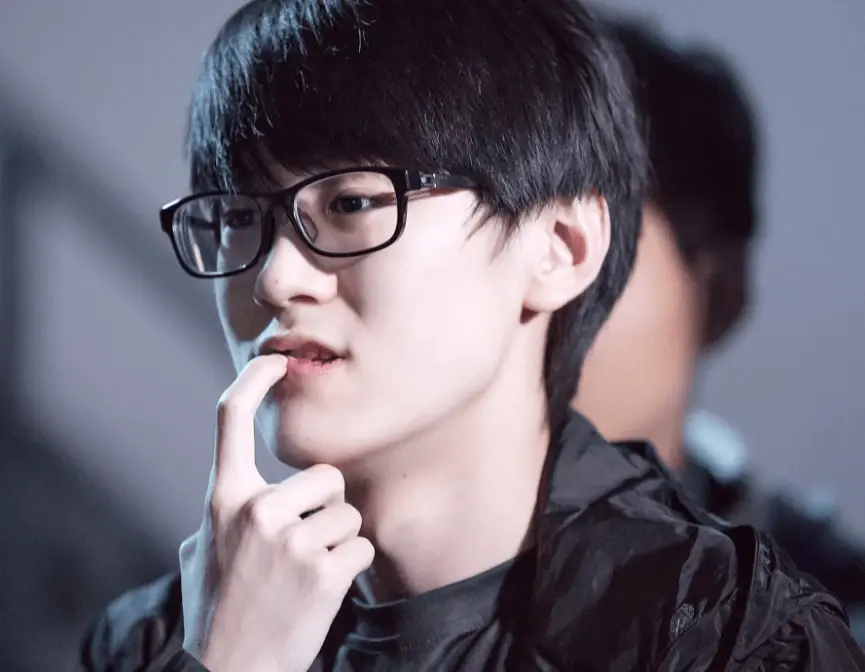 开云体育-TheShy官方宣布战术调整新规，RNG引发争议！