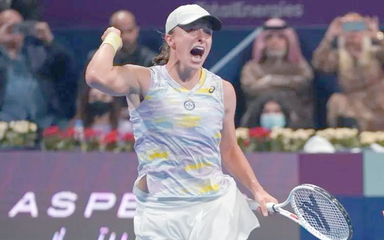 开云体育-关于穆古鲁扎在加拿大队比赛中逆转,惊险取胜引发热议!的信息