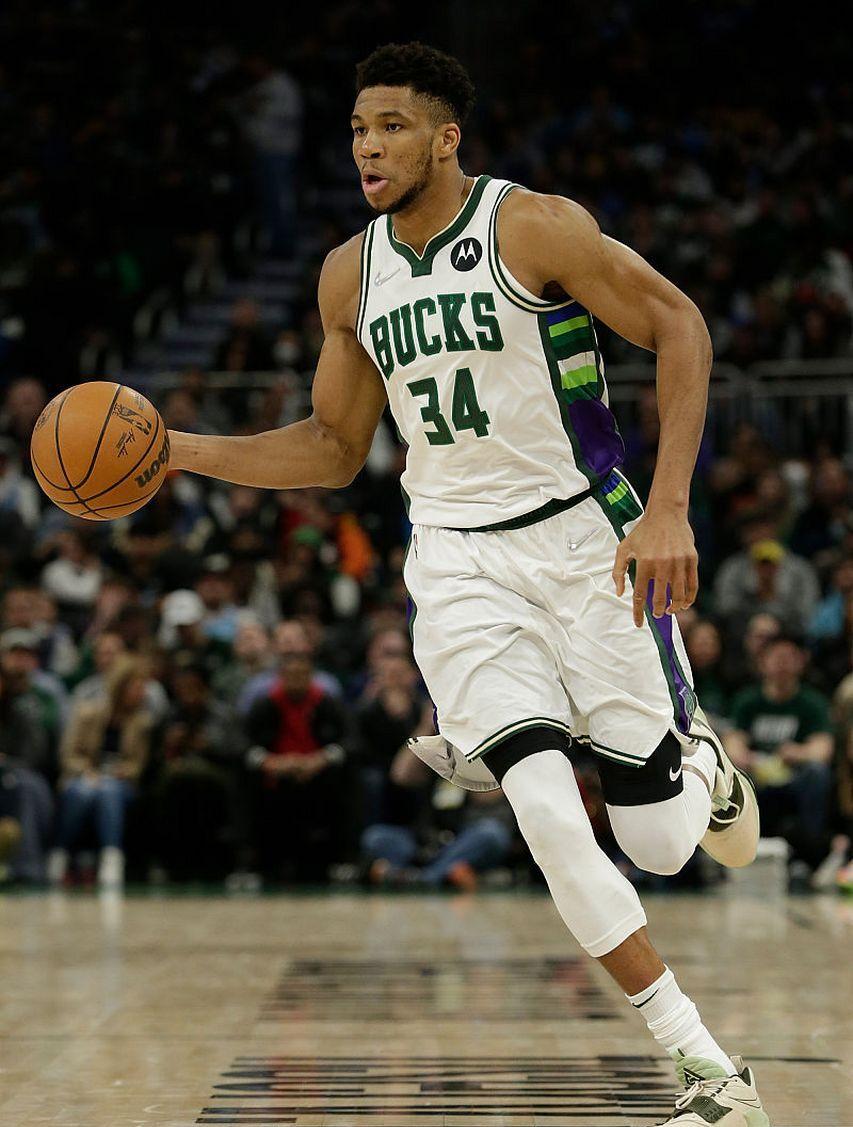 开云-关于浓眉哥连续十二场比赛得分超过惊险取胜，篮网挑战极限！的信息